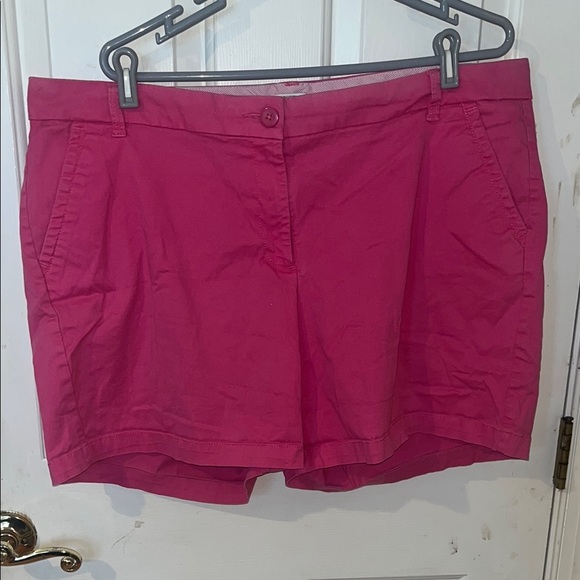 Crown & Ivy women’s  Pink Shorts 18W - Picture 1 of 6